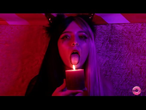 ❤️ Μια παθιασμένη πίπα από ένα σέξι Succubus με ένα σπέρμα στο στόμα της. Σούπερ πορνό ️
